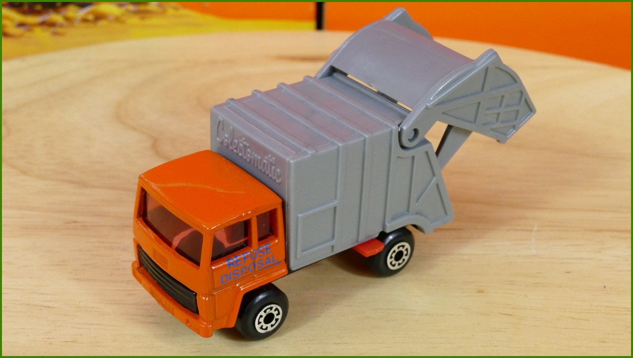 Autíčko Angličák Matchbox MB-36 - Refuse Truck