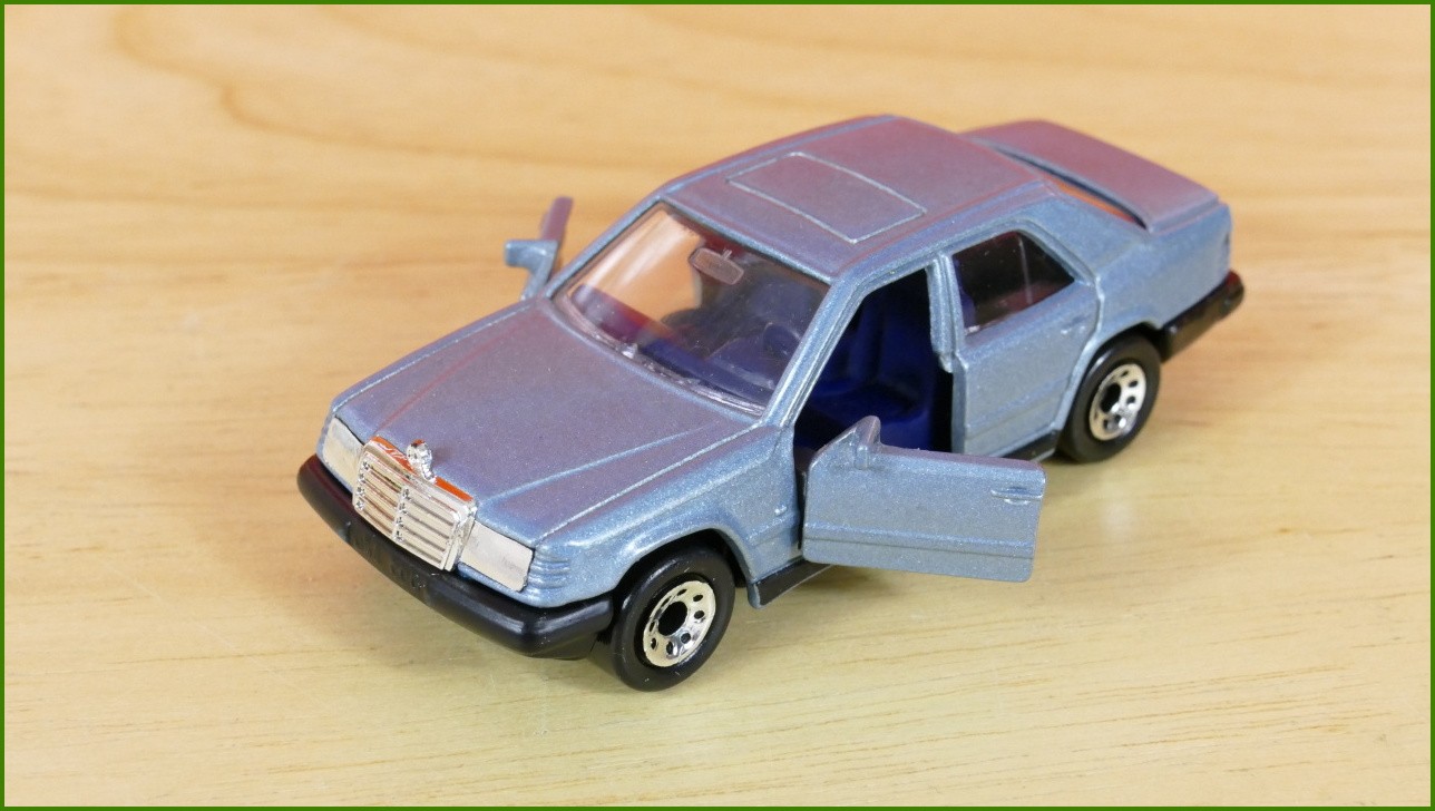 Autíčko Angličák Matchbox MB-58 - Mercedes-Benz 300E
