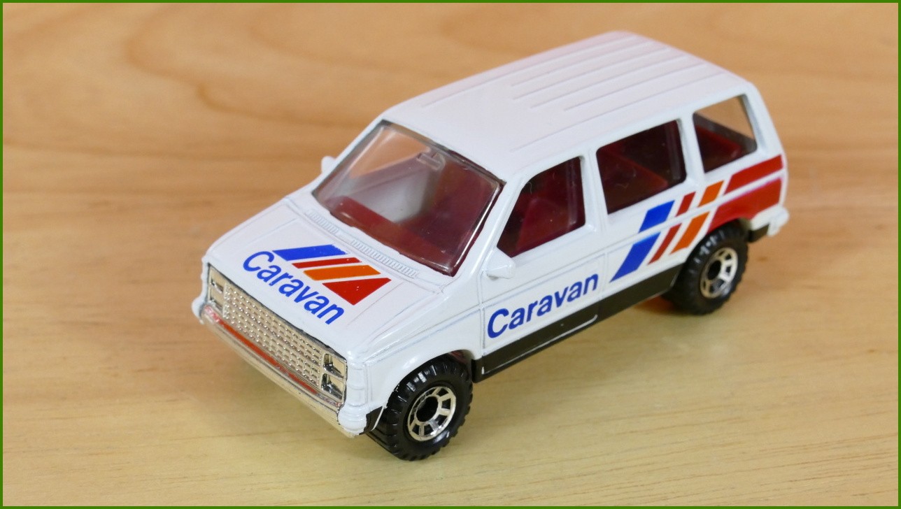 Autíčko Angličák Matchbox MB-64 - Chrysler Caravan