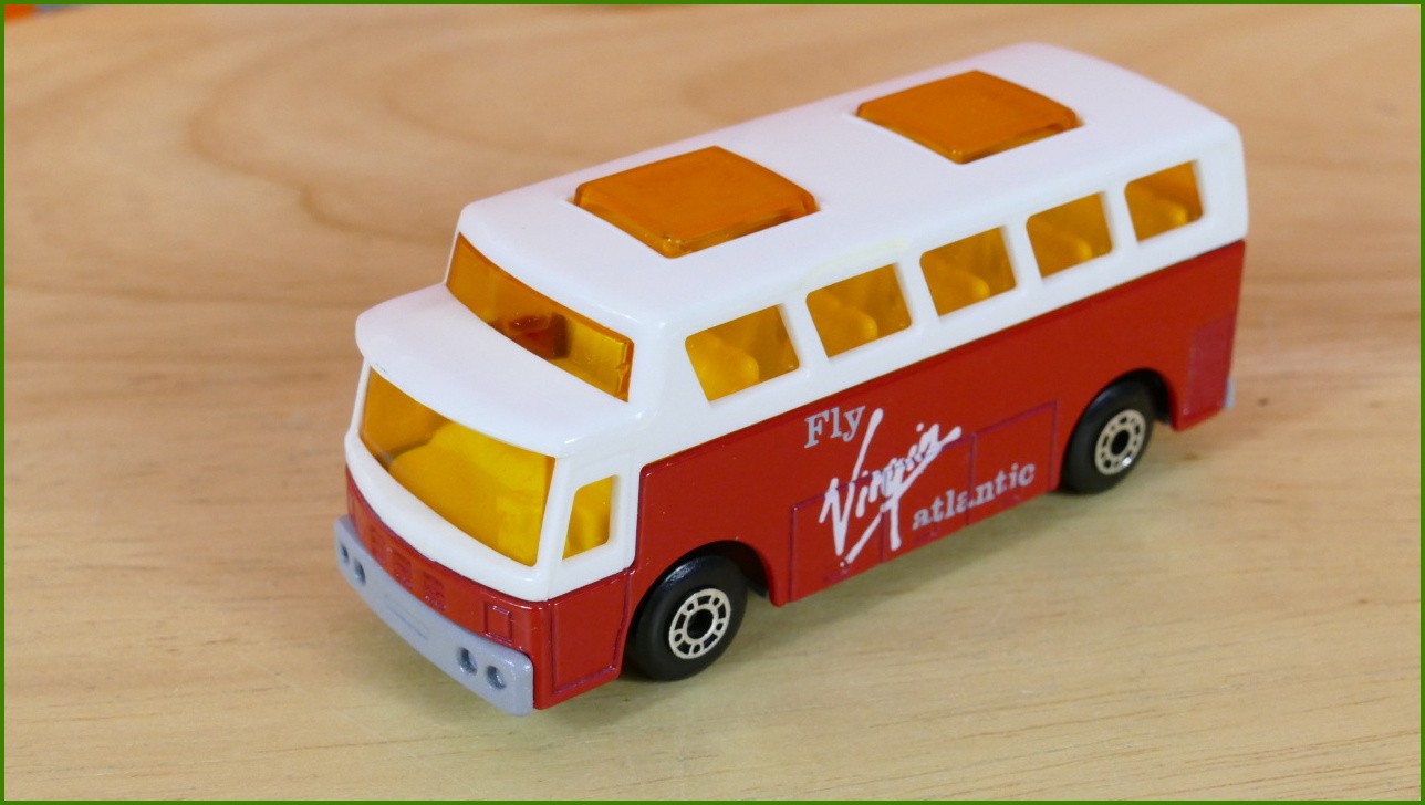 Autíčko Angličák Matchbox MB-65 - Airport Coach Bus