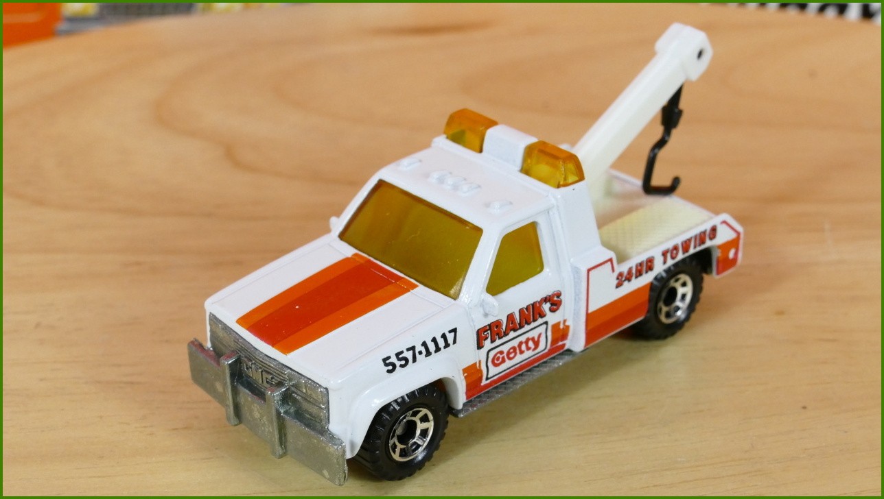 Anglilčák Matchbox Autíčko MB-71 - GMC Wrecker - mírně zažloutlý plast na korbě s hákem