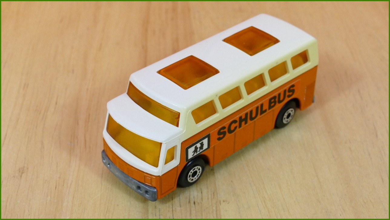 Matchbox Model Autíčka No.65 Airport Coach - Lesney