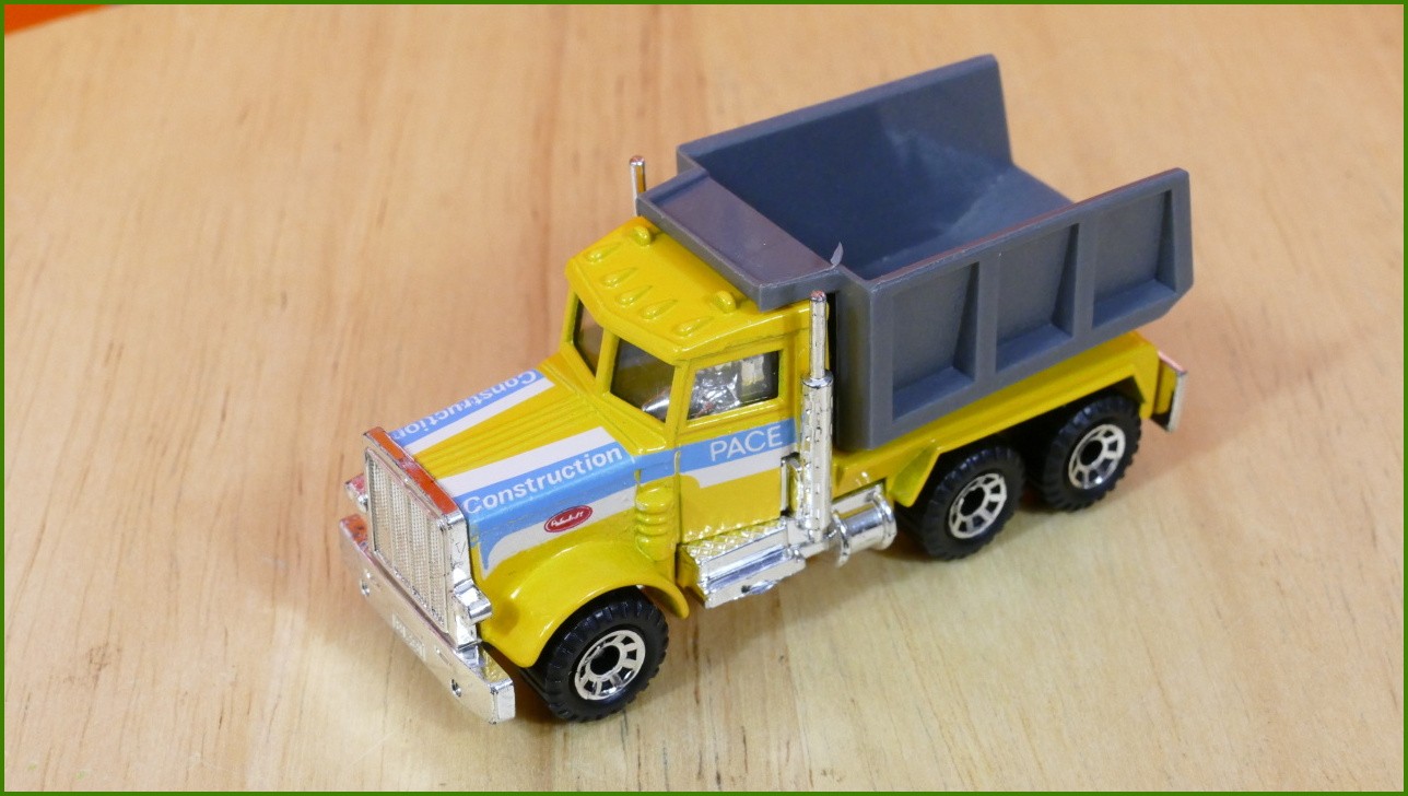 Matchbox Model Autíčka MB23 - Tipper Truck