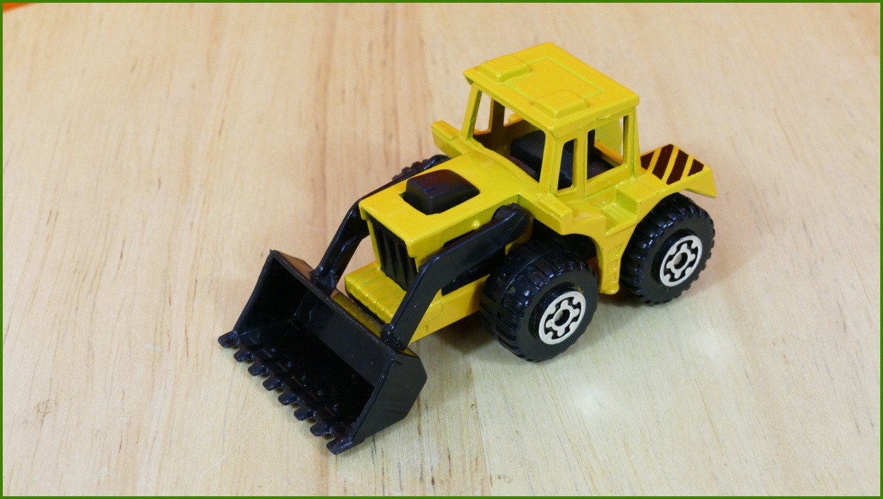 Matchbox Model Autíčka MB29 - Shovel Tractor