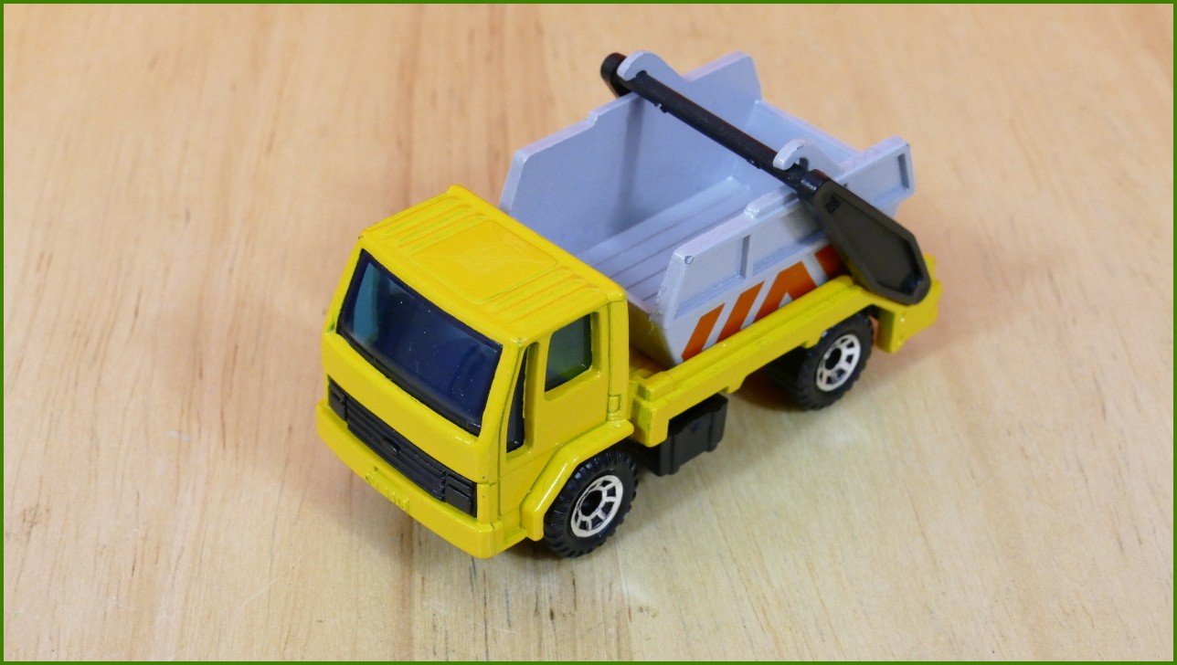 Matchbox Model Autíčka MB45 - Ford Skip Truck
