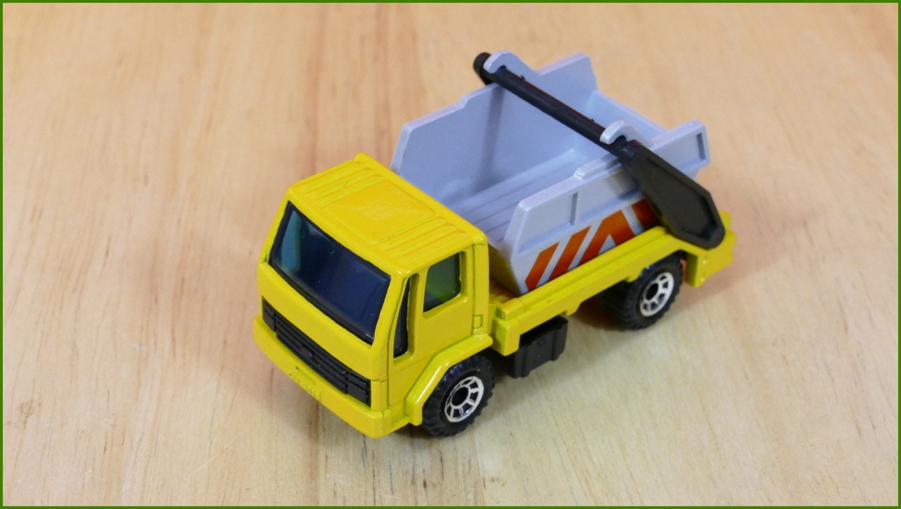 Matchbox Model Autíčka MB45 - Ford Skip Truck