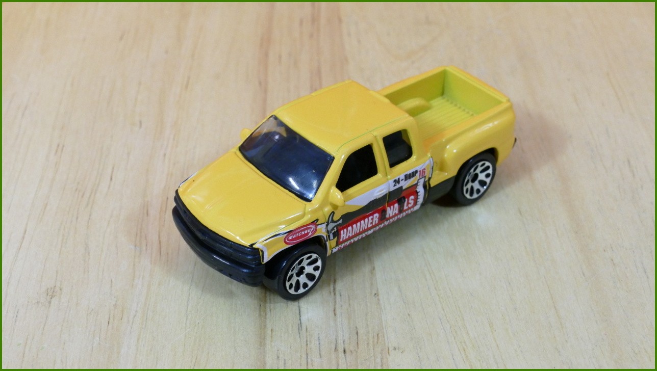 Matchbox Model Autíčka Hero-City - Chevrolet Silverado - otevřený