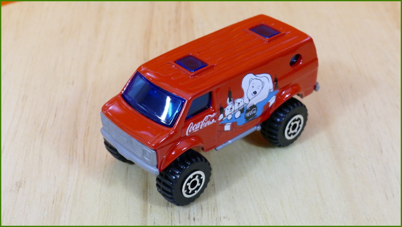 Matchbox Model Autíčka Coca-Cola No.4 - Chevy Van 4x4