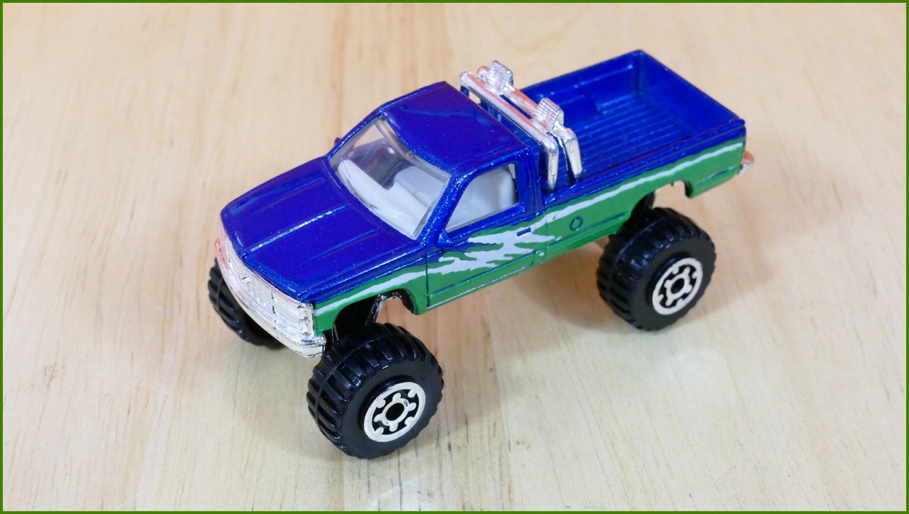 Matchbox Model Autíčka No.54 - Chevy K-1500 4x4