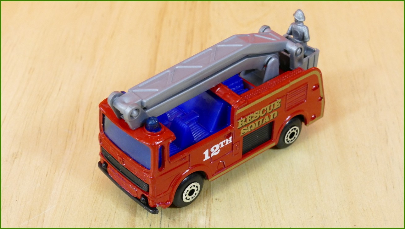 Matchbox Model Autíčka Super Fast No.13 - Snorkel Fire Engine