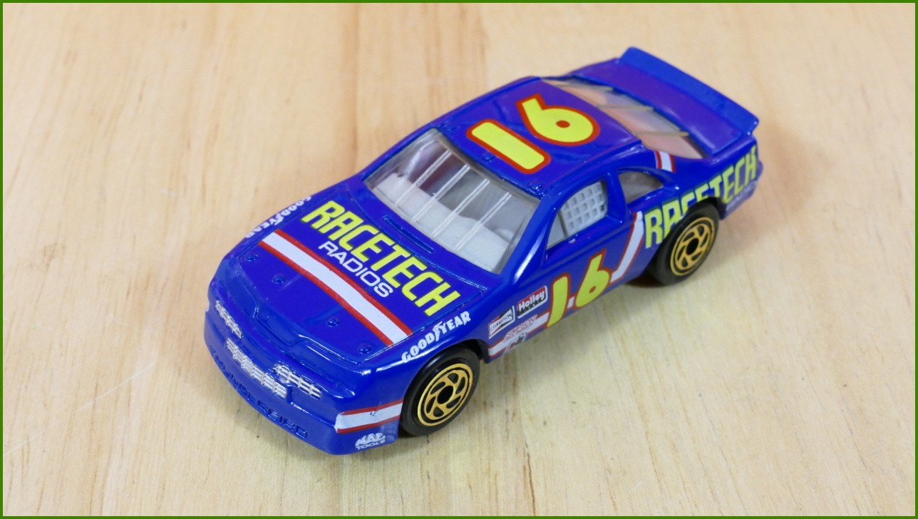Matchbox Model Autíčka Super Fast No.39 - T-Bird Stock Car