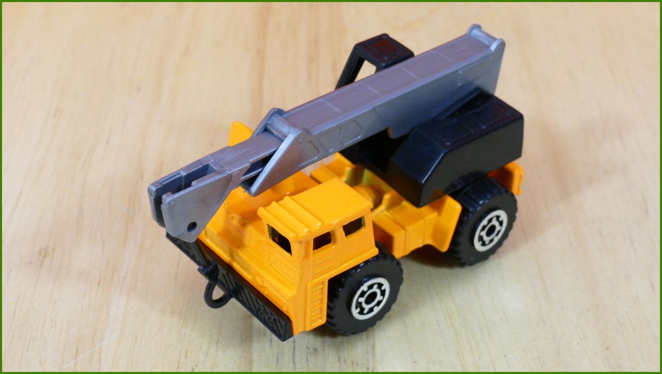 Matchbox Model Autíčka No.42 - Mobile Crane