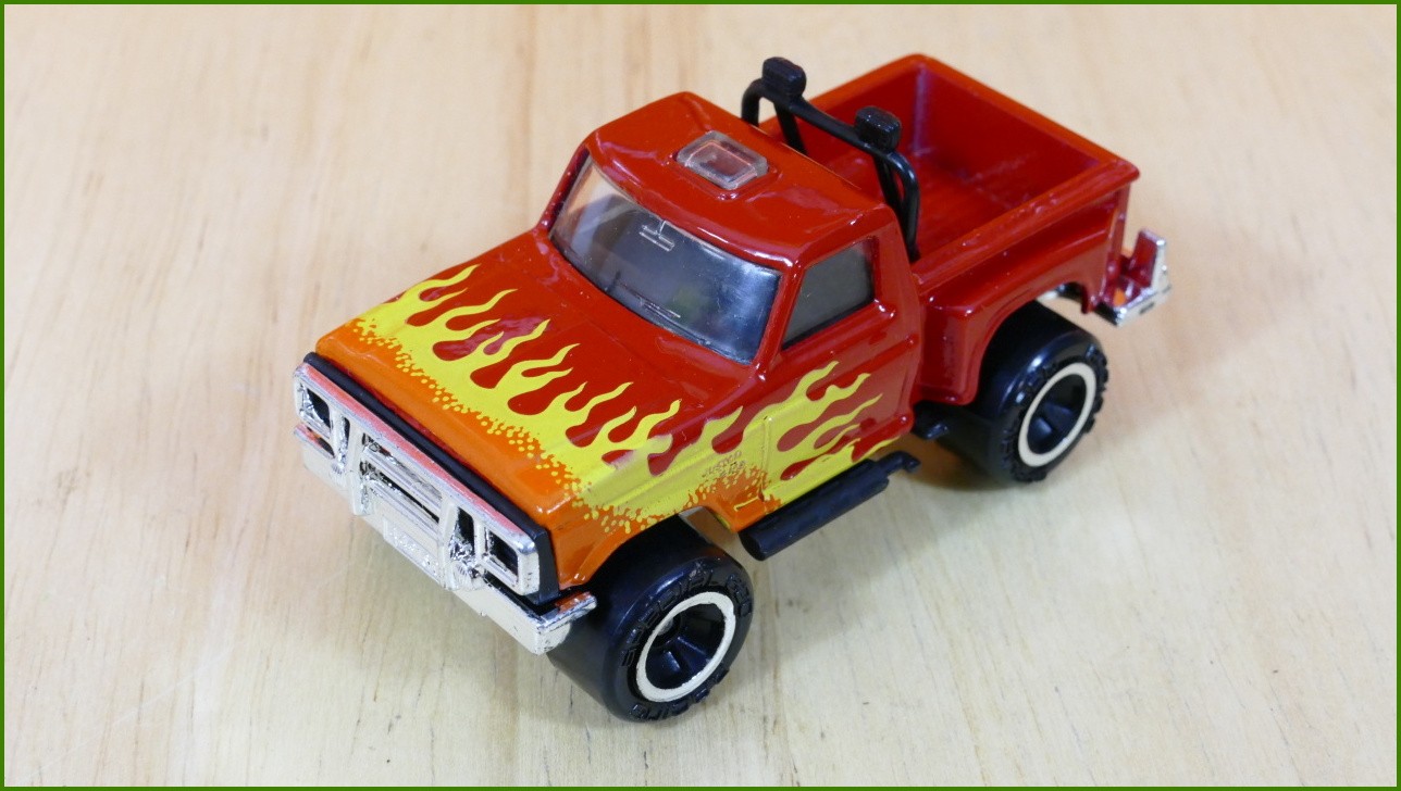 Matchbox Model Autíčka No.55 - Flareside Pickup