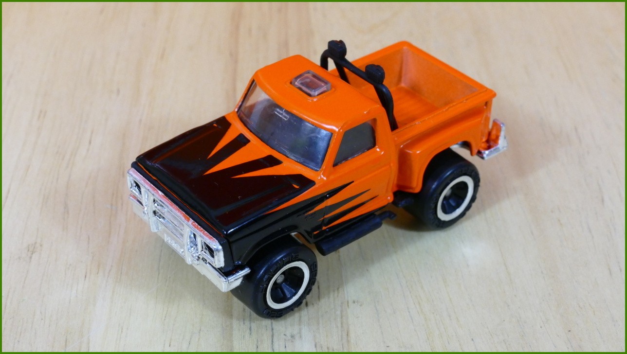 Matchbox Model Autíčka No.55 - Flareside Pickup