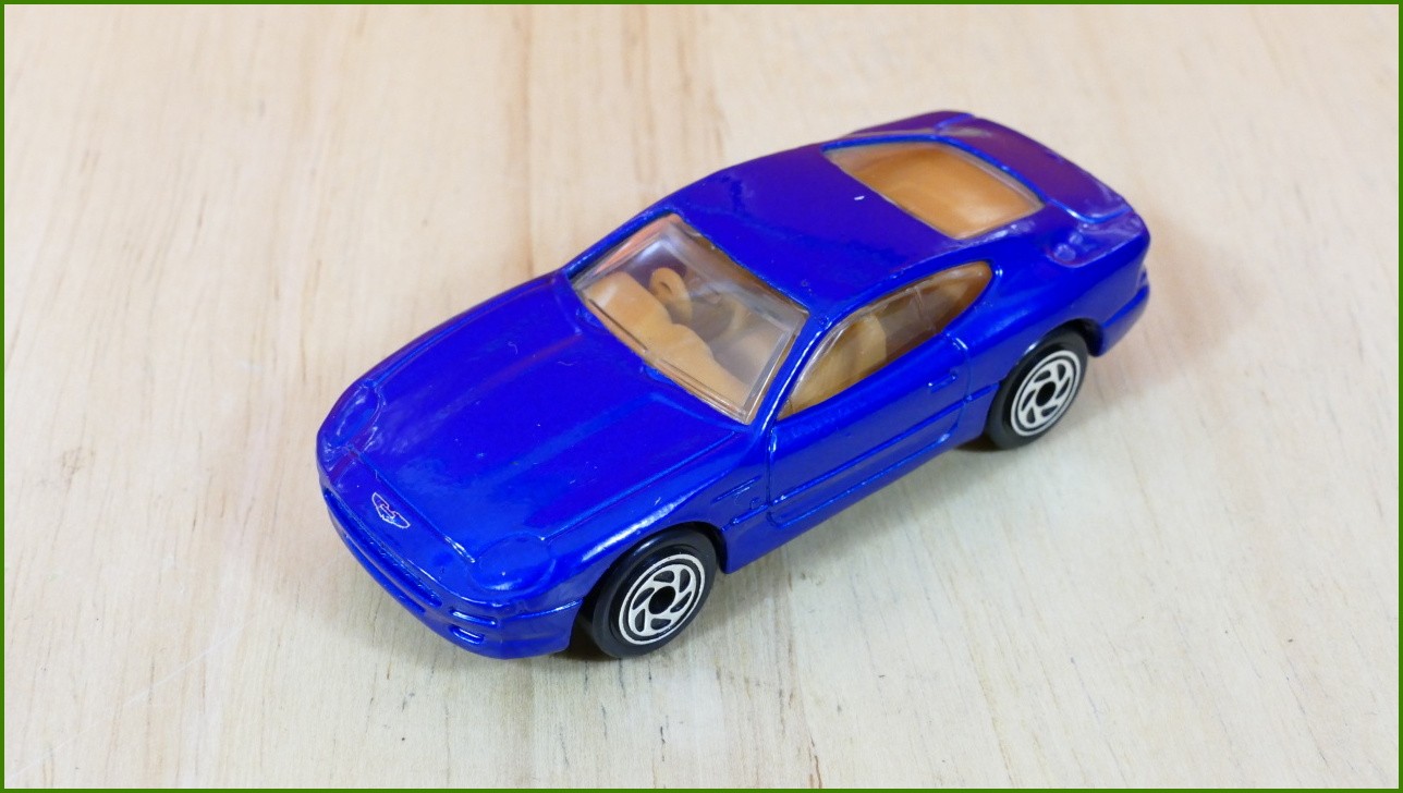 Matchbox Model Autíčka No.63 - Aston Martin DB7