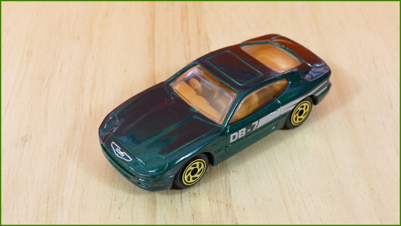 Matchbox Model Autíčka No.63 - Aston Martin DB7