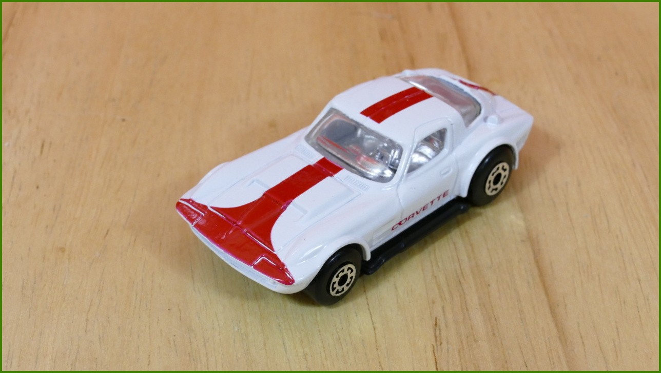Matchbox Model Autíčka (Made in Thailand) MB-15 - Corvette GS