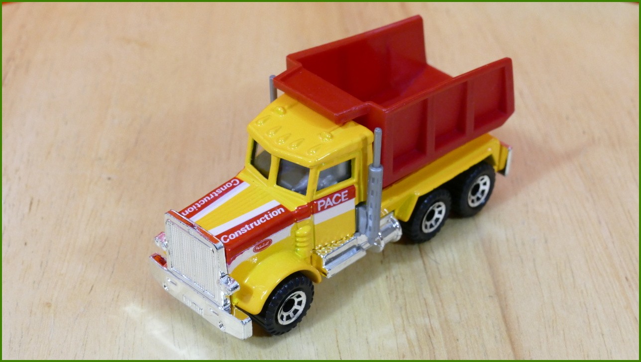 Matchbox Model Autíčka (Made in Thailand) MB-23 - Peterbilt