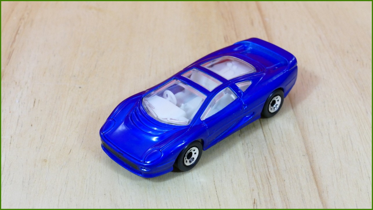 Matchbox Model Autíčka (Made in Thailand) MB-26 - Jaguar XJ220
