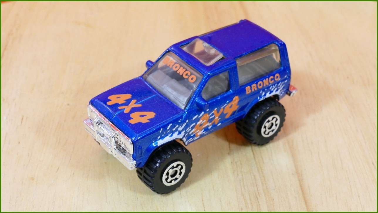 Matchbox Model Autíčka (Made in Thailand) MB-35 - Ford Bronco II