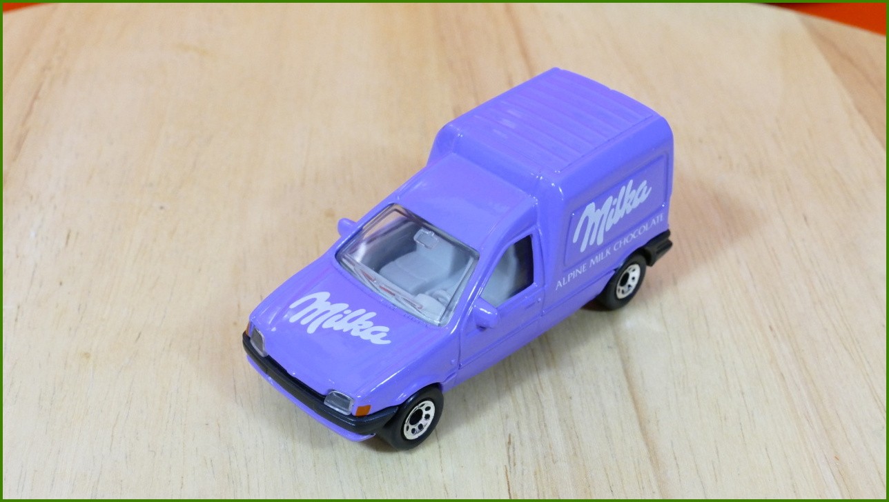 Matchbox Model Autíčka (Made in Thailand) MB-38 - Ford Courier
