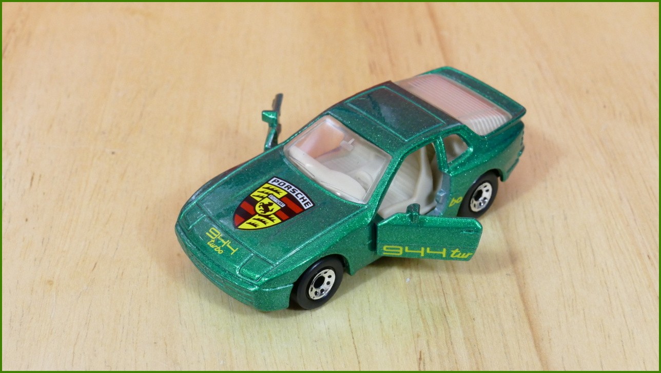 Matchbox Model Autíčka (Made in Thailand) MB-59 - Porsche 944 Turbo