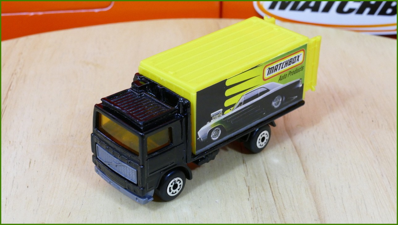 Matchbox Autíčko (Made in China) No.62 - Volvo Container Truck
