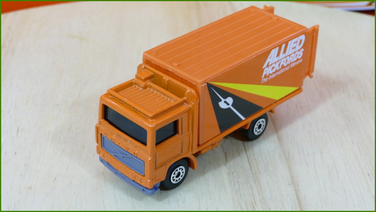 Matchbox Autíčko (Made in China) No.22 - Volvo T.C.