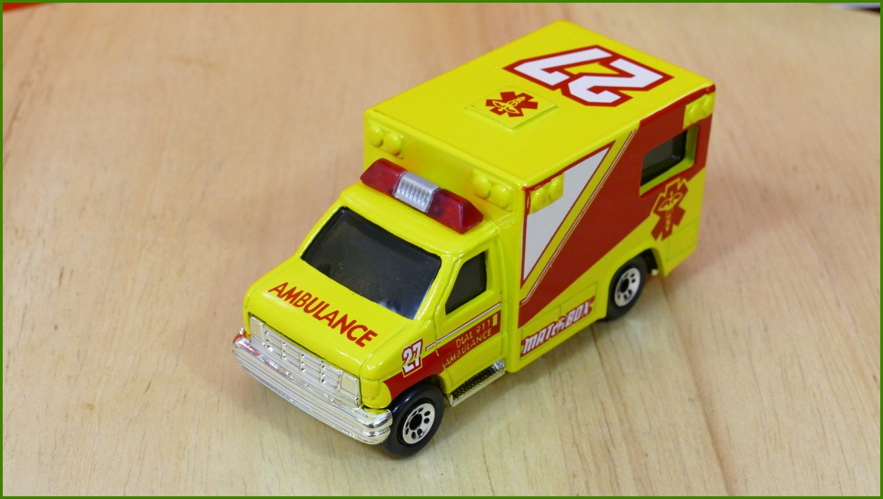 Matchbox Autíčko (Made in China) No.25 - Ford Ambulance