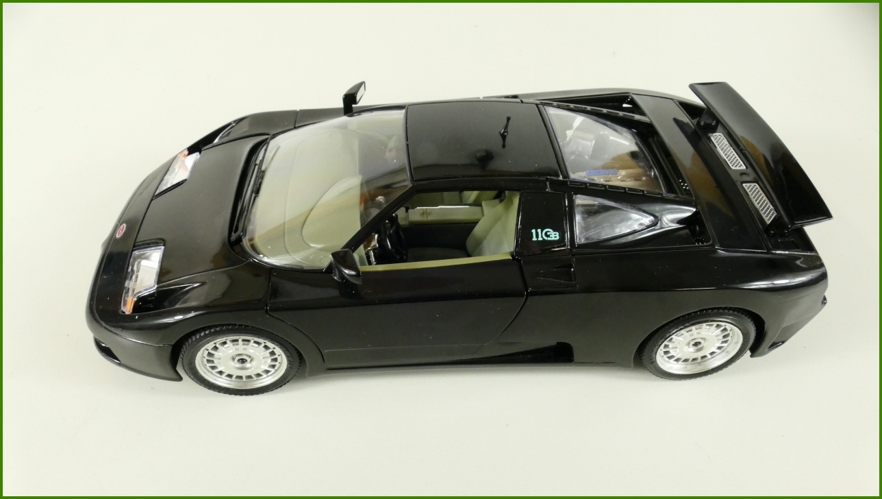 Kovový Model Bburago 1:18 - Bugatti EB 110 (1991) s Krabicí