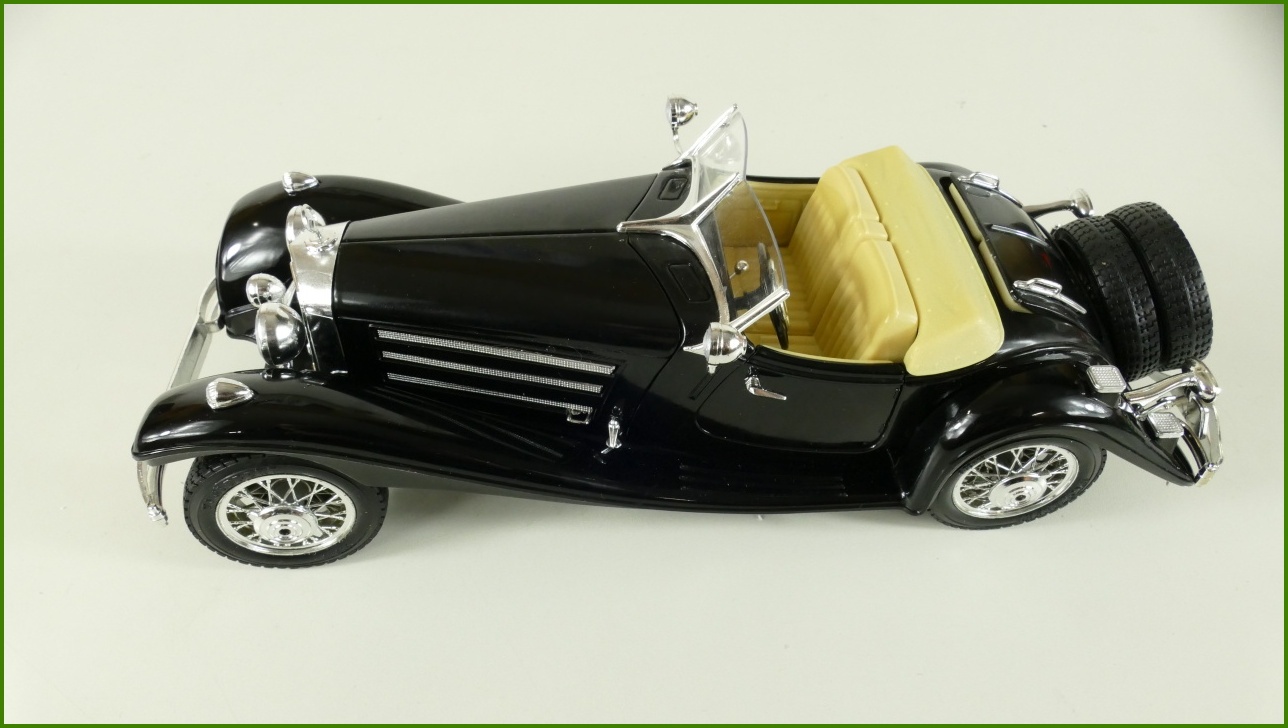 Kovový Model Bburago 1:18 - Mercedes Benz 500K Roadster (1936) s Krabicí