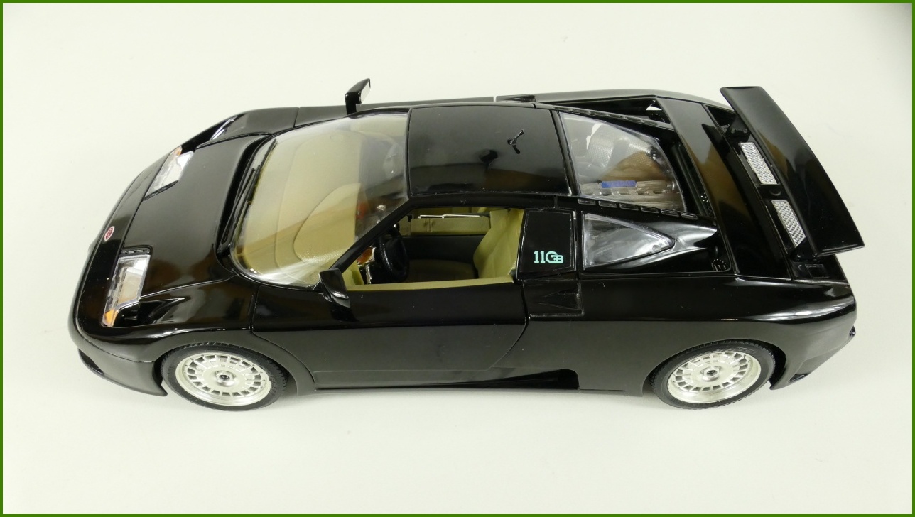 Kovový Model Bburago 1:18 - Bugatti EB 110 (1991) s Krabicí