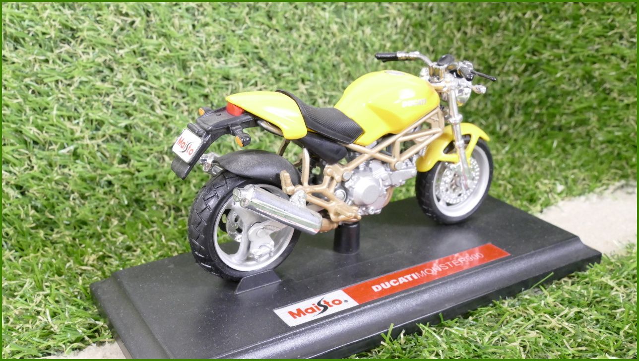 Model Replika Maisto Motorka 1:18 - Ducati Monster 900