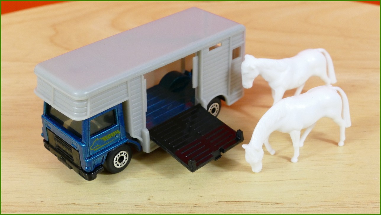 Matchbox Autíčko (Made in China) No.2 - Bedford