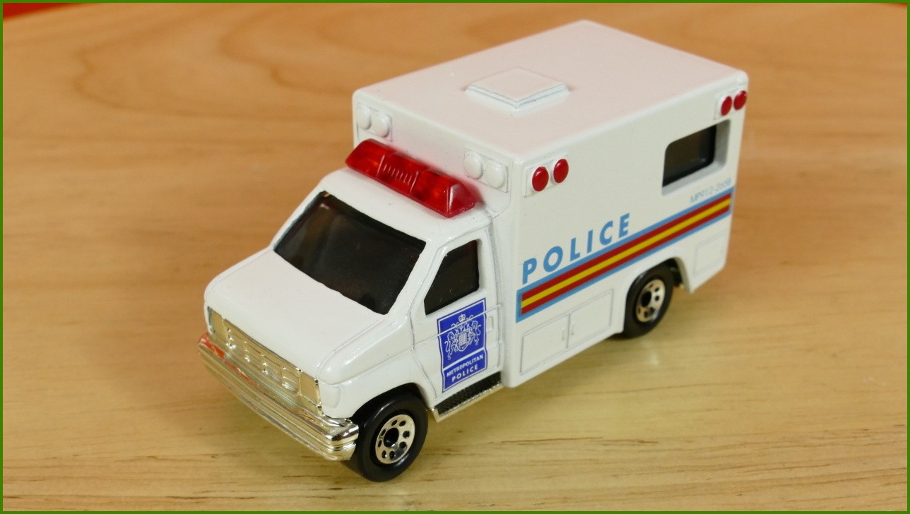 Matchbox Autíčko (Made in China) No.38 - Ford Ambulance