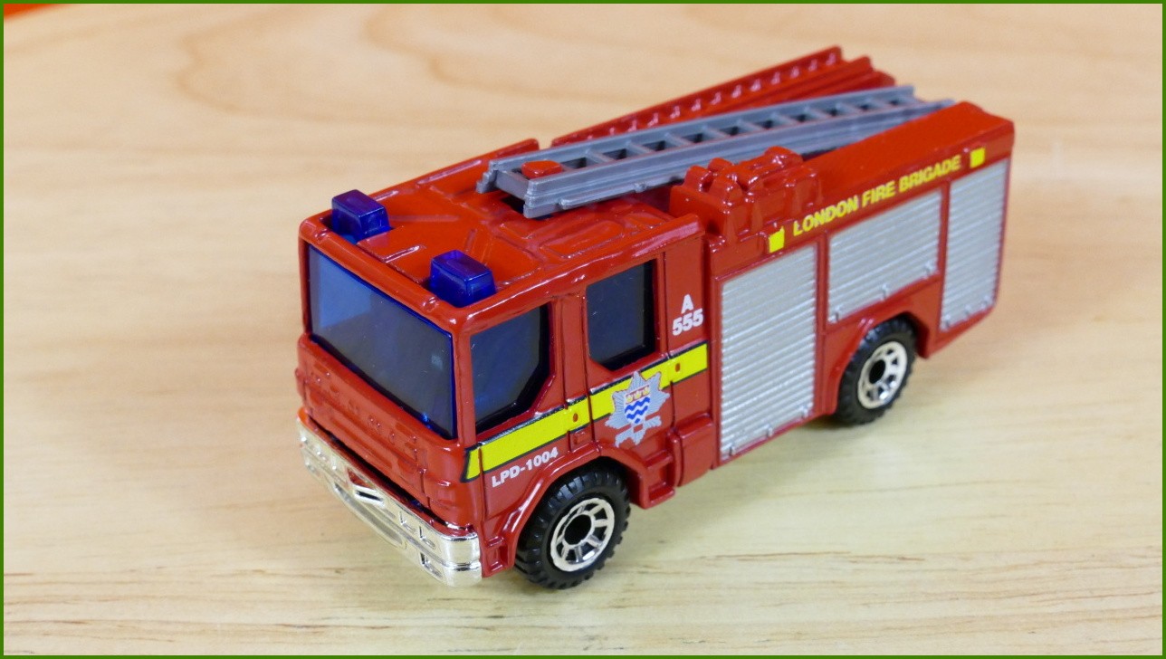 Matchbox Autíčko (Made in China) No.39 - Dennis Sabre