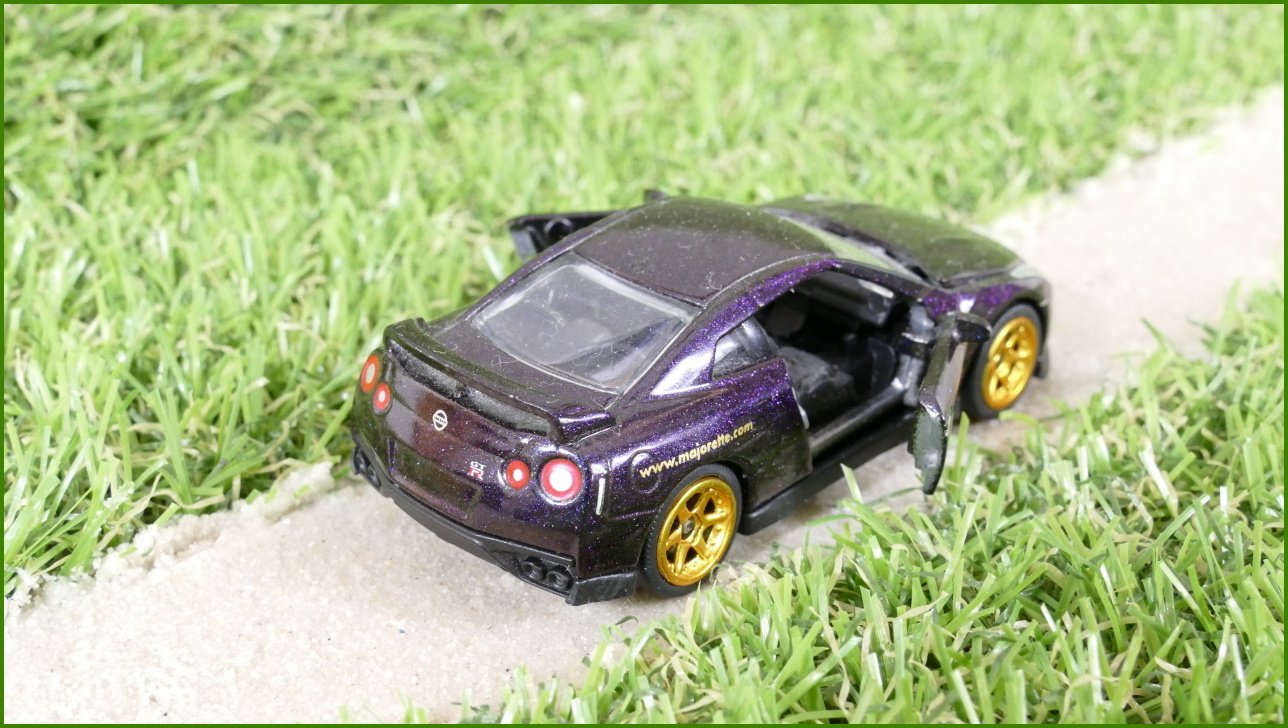 Kovový Model Autíčko Majorette Nissan GT-R (Thailand)
