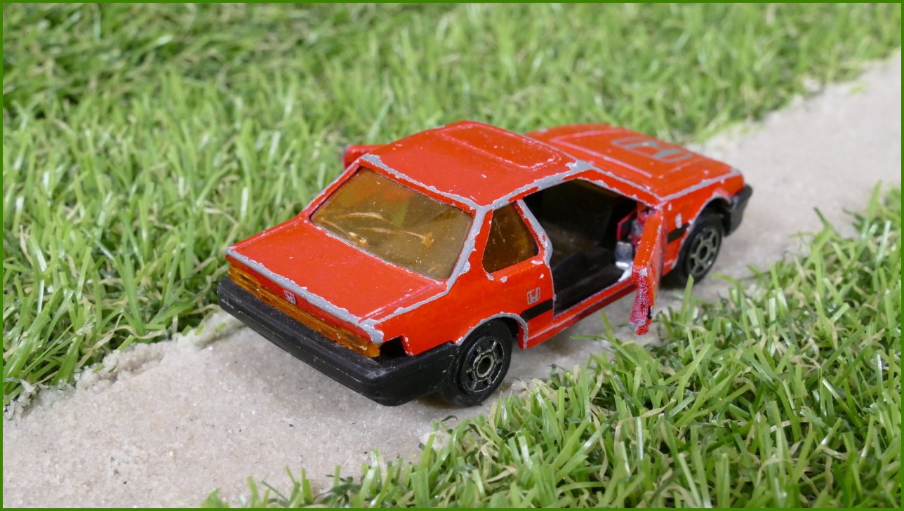 Kovový Model Autíčko Majorette Honda Prelude - část zádního světla vada