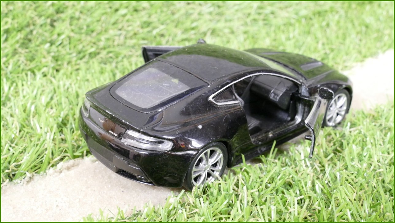 Model Autíčka Welly 1:34 - Audi R8 V10 - No.43833 - Natahovací