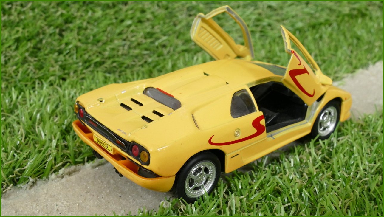 Model Autíčka Welly 1:34 - Lamborghini Diablo No.49768 - Natahovací - bez zadního křídla