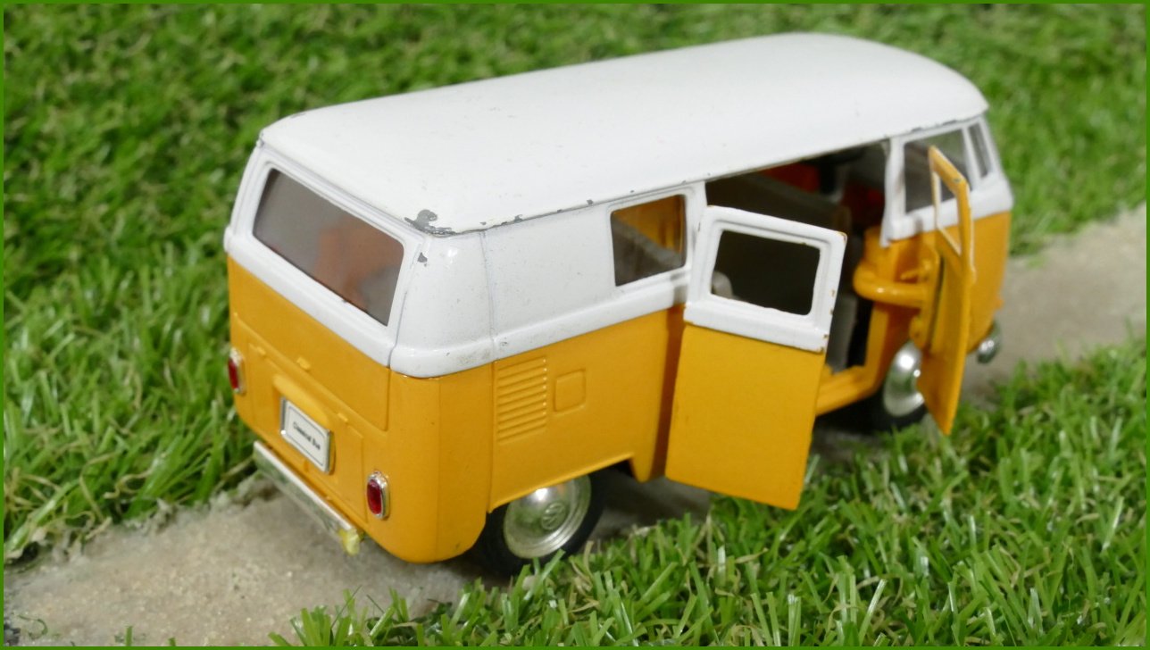 Model Autíčka Welly 1:34 - Volkswagen Microbus (1962) No.9764