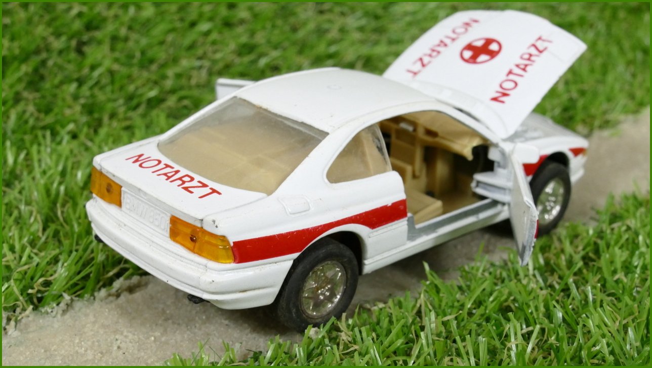 Model Autíčka Welly 1:34 - BMW 850i No.9038 - bez majáčku