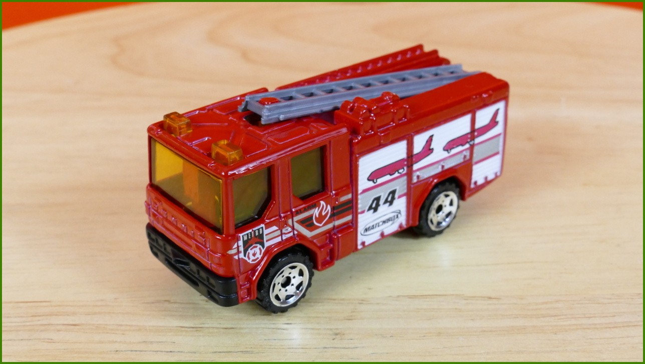 Matchbox Autíčko (Made in China) No.44 - Dennis Sabre