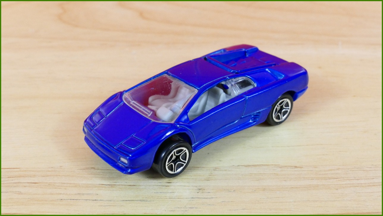 Matchbox Autíčko No.17 - Lamborghini Diablo