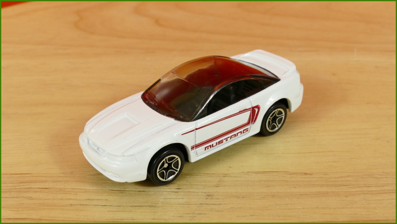 Matchbox Autíčko No.68 - ´99 Mustang