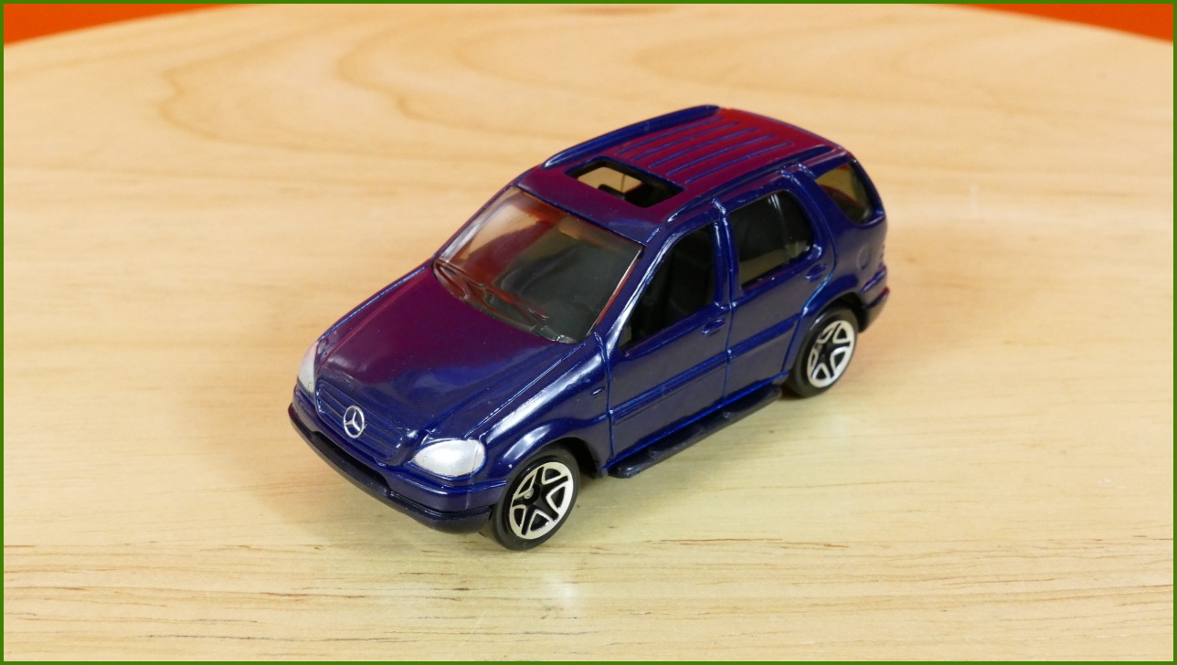 Matchbox Autíčko No.57 - Mercedes-Benz ML 430