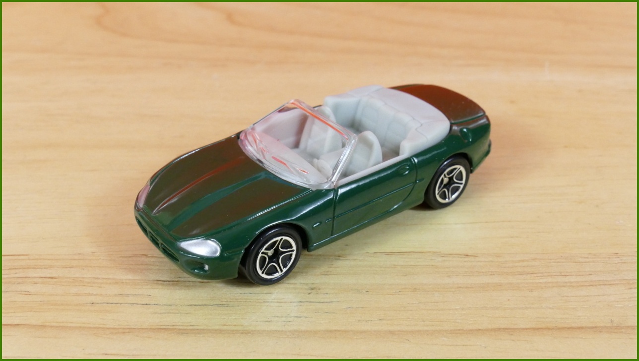 Matchbox Autíčko No.2 - Jaguar XK8 Cabrio
