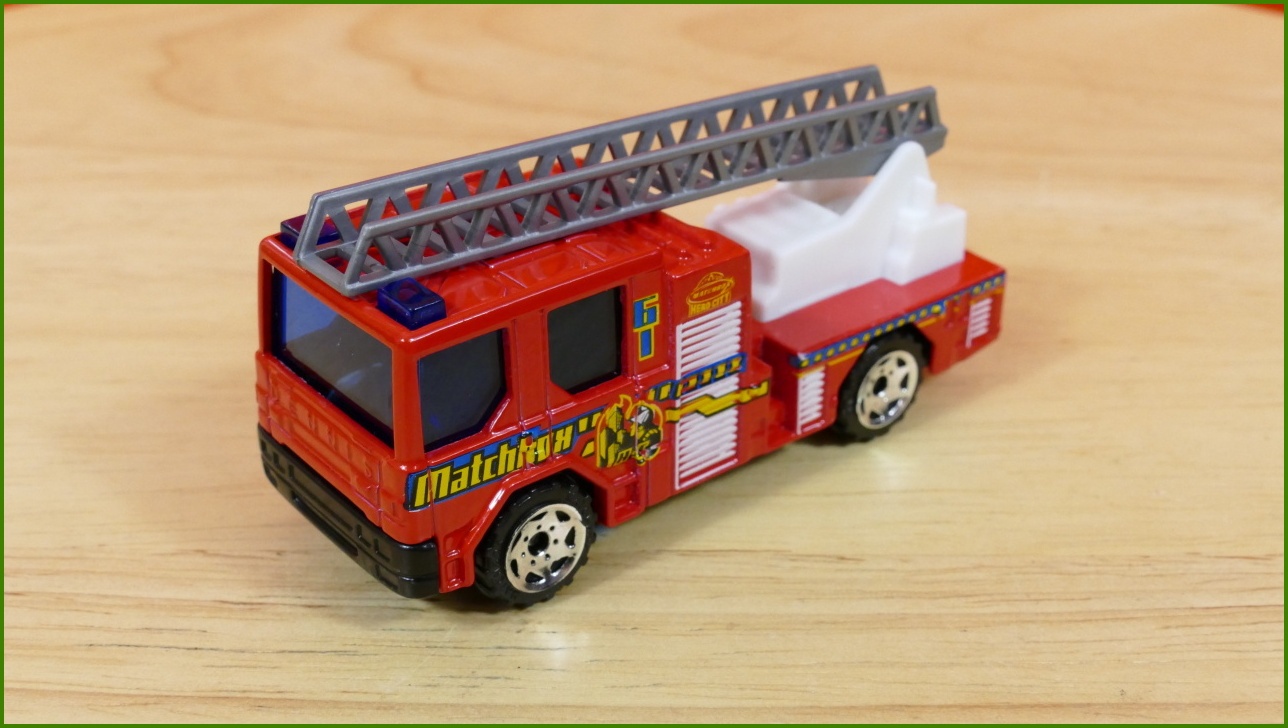 Matchbox Autíčko Hero-City No.61 - Dennis Sabre Fire Truck