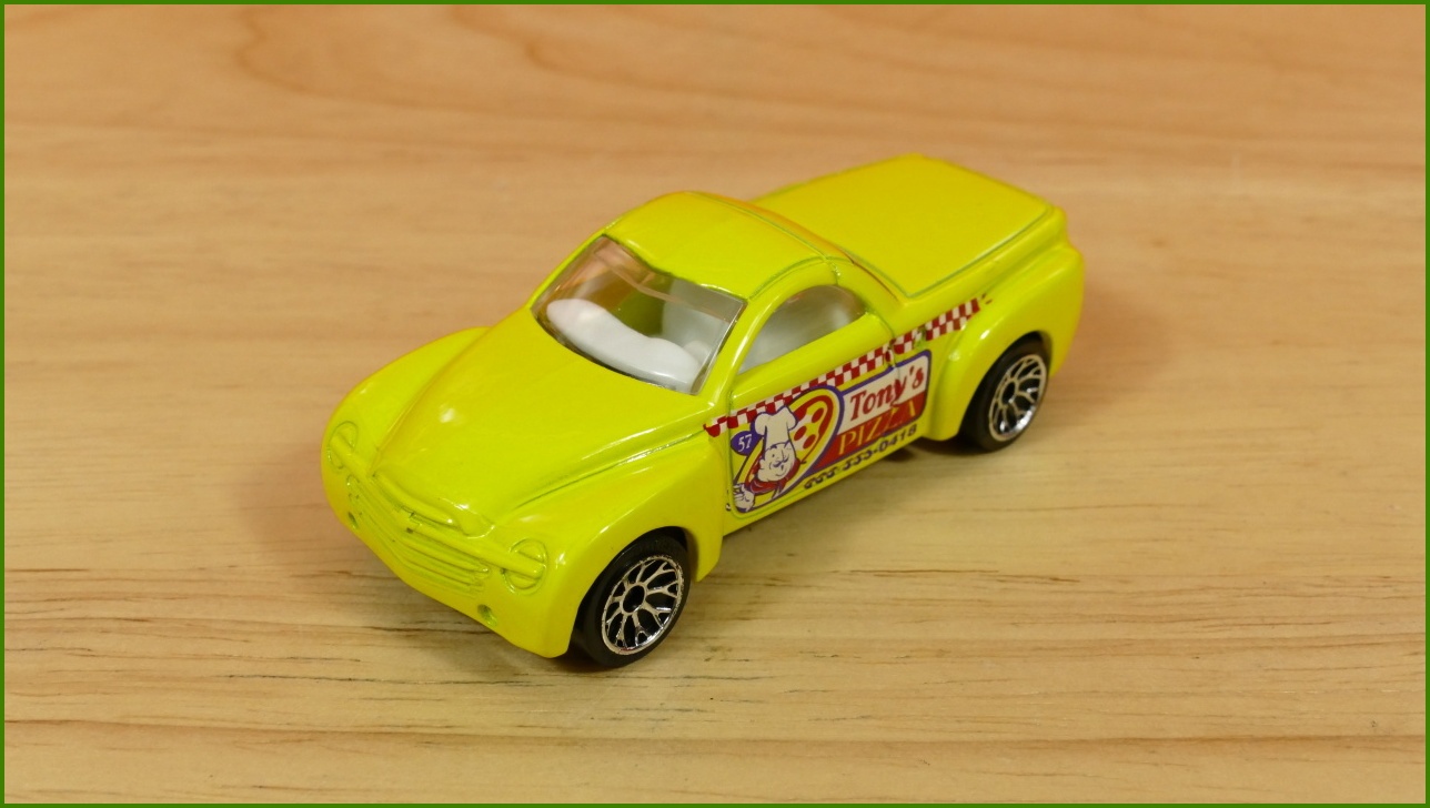 Matchbox Autíčko Hero-City No.57 - Chevrolet SSR