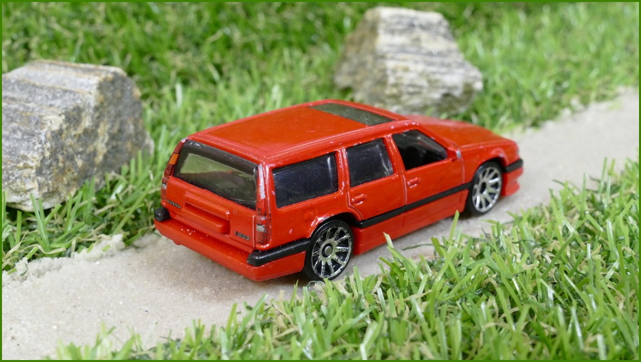 Model Autíčka Hot Wheels Volvo 850 Estate